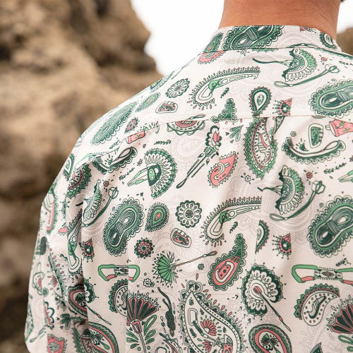 3rd Rock Desi Shirt short in Paisley Tropics - worn by model facing away