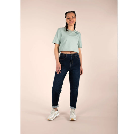 3rd Rock Gaia Jean Raw Retro Indigo worn by model