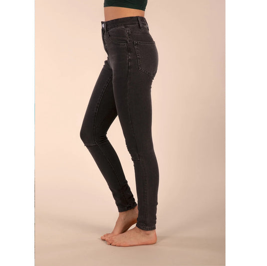 Marple Jean 30REG Mid-Black - worn by model facing side