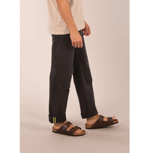 3rd Rock Mars Jeans Mid Dark Black worn by model turned to side