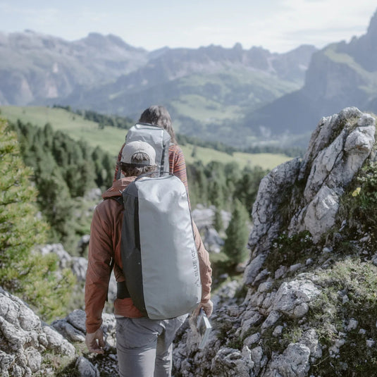 Blue Ice Octopus 35L + 45L worn by models