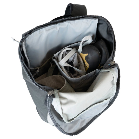 Blue Ice Octopus 25L internal view