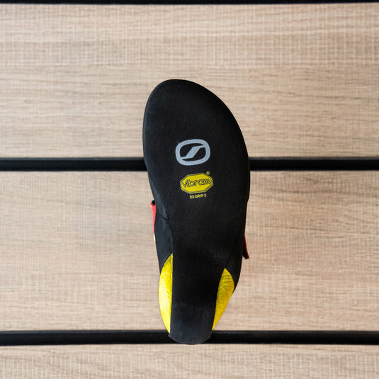 The sole of a climbing shoe, Scarpa Drago Kids