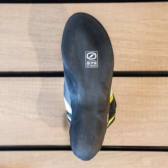 The sole of a climbing shoe, Scarpa Origin VS Women, showing S72 rubber logo