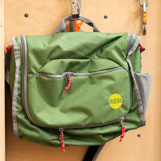Moon Bouldering Bag - Green in shoulder style
