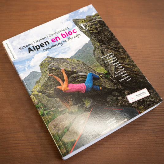 Alpen En Bloc: Vol 1 (2024) - bouldering climbing guidebook in the alps