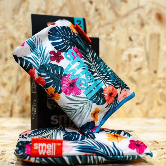 Smell Well Shoe Deoderiser in Floral print - displayed in front of packaging