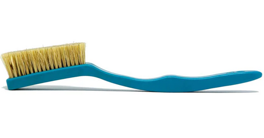 8b+ save the ocean climbing brush side profile displaying the ergonomic of the handle.