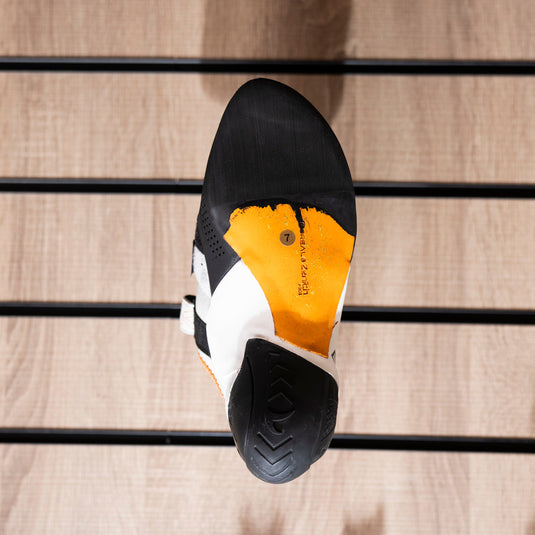 Boreal Crux Wmns (Velcro) bottom of shoe showing split sole