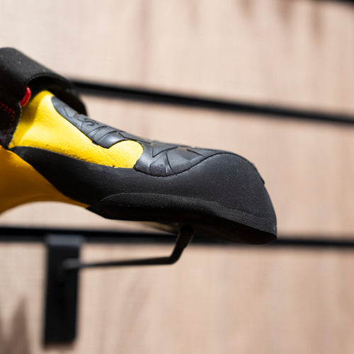 La Sportiva Skwama Orignal climbing shoe - Close up of the toe edge