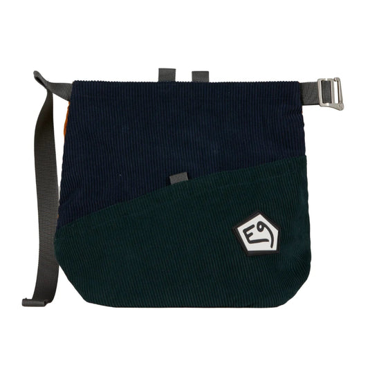 Edelrid Gulp-VS Chalk Bucket in Sand showing easy access pocket