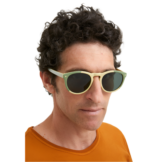 E9 Pablo Sunglasses - sand - worn by model 