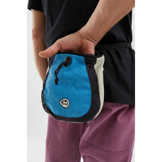 E9 Superdrop Chalk Bag in Beige worn by model with hand in bag