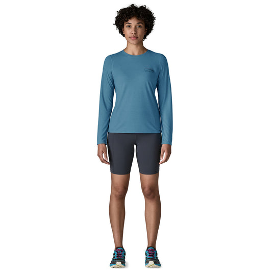 Patagonia Long Sleeved Cap Cool Trail Shirt - Blue worn by model